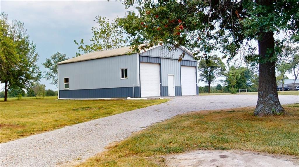 17165 S 1200 Rd, Nevada, MO 64772