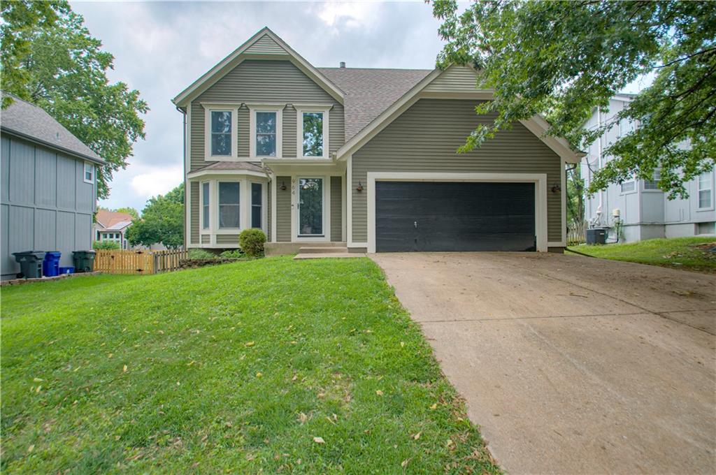 964 E Cavendish Trl, Olathe, KS 66061