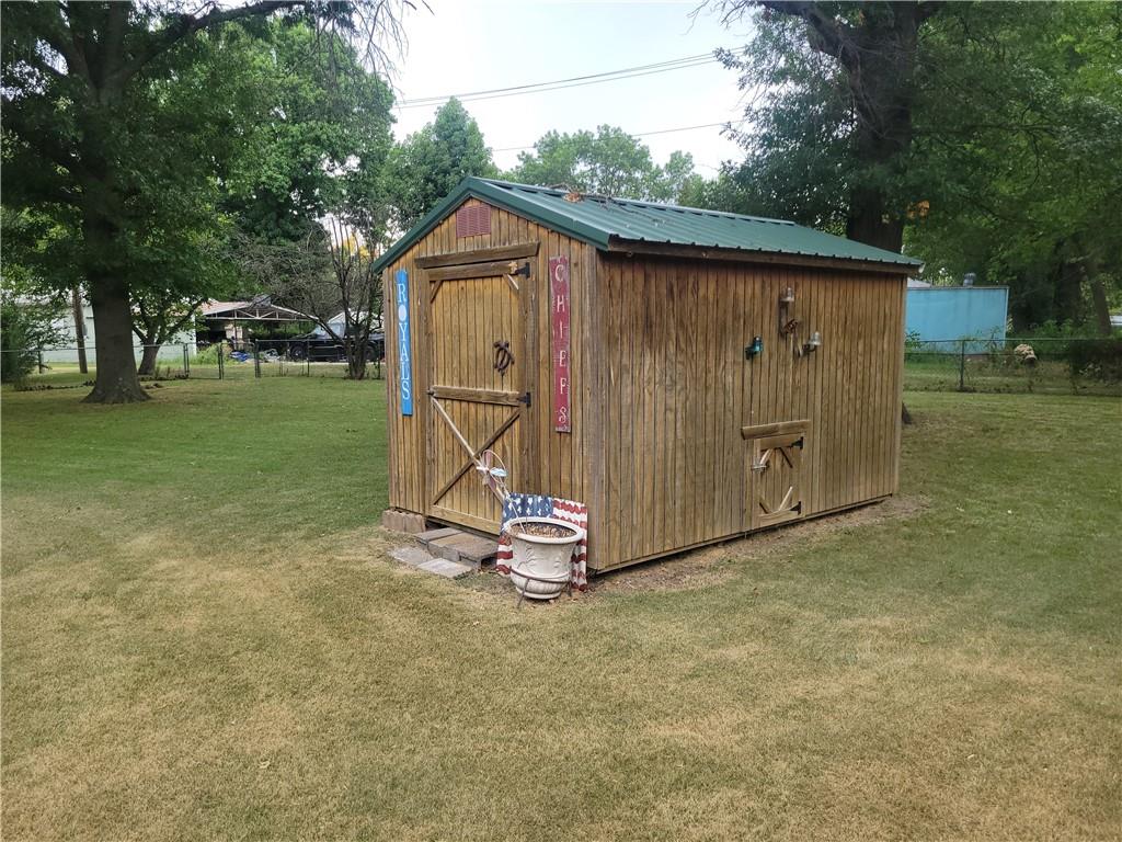203 Fireside Dr, Arma, KS 66712