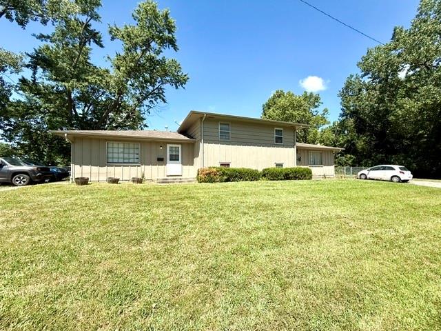 2911 - 2913 Belle Haven Dr, Lawrence, KS 66046