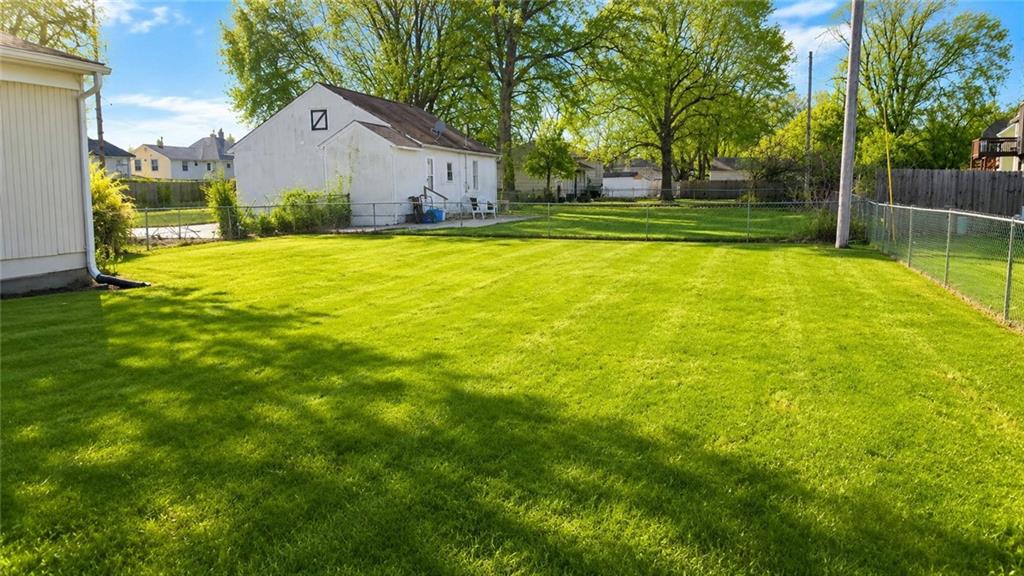 6842 E 139th St, Grandview, MO 64030