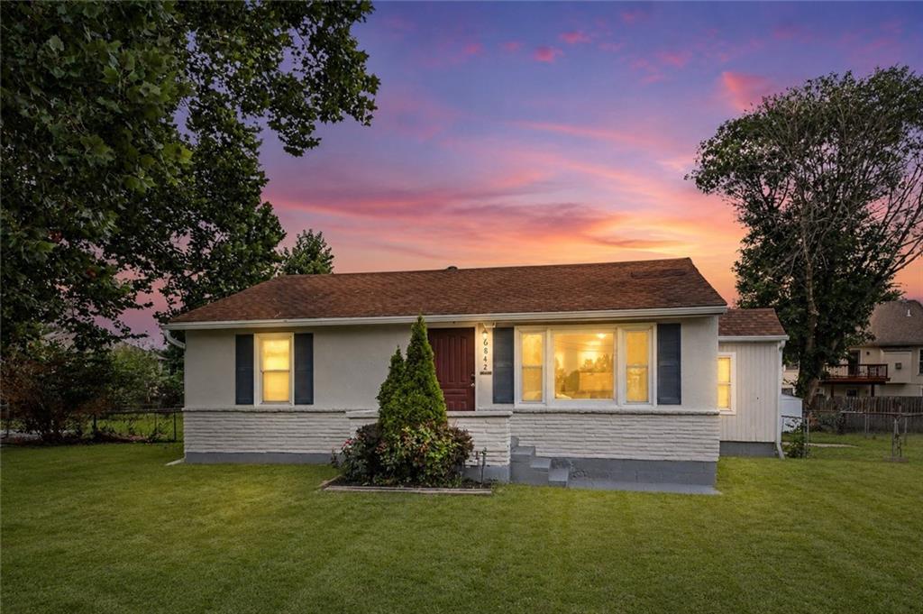 6842 E 139th St, Grandview, MO 64030