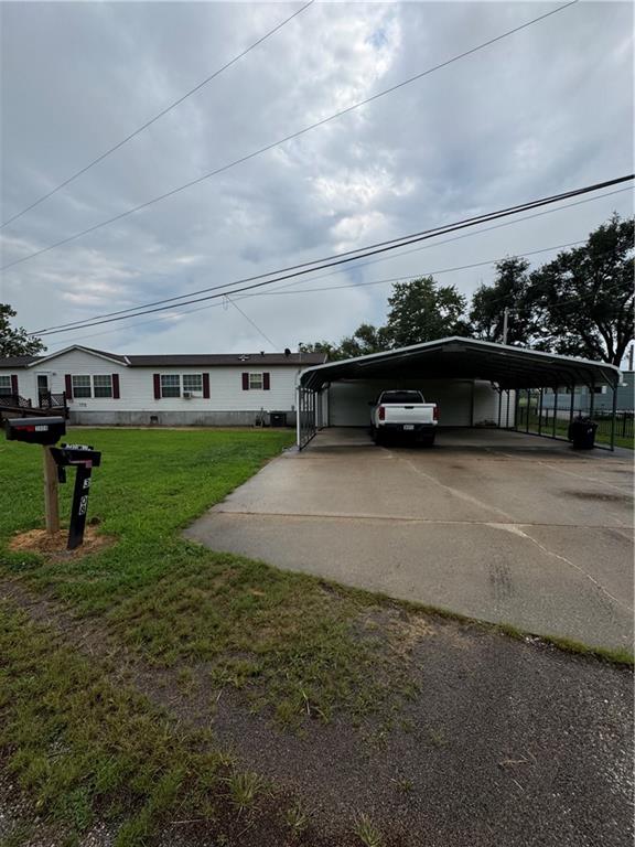 3008 SW Lakefront Ln W, St Joseph, MO 64504