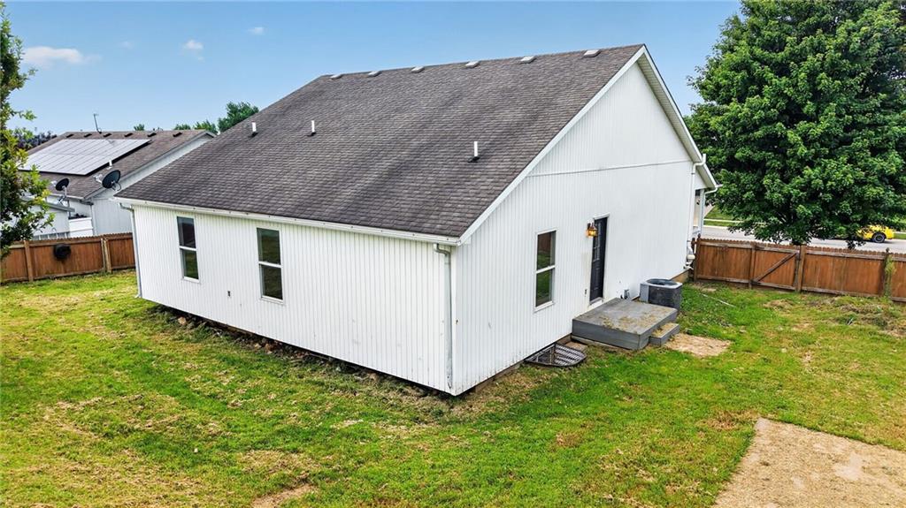 1709 Chadwick Cv, Louisburg, KS 66053