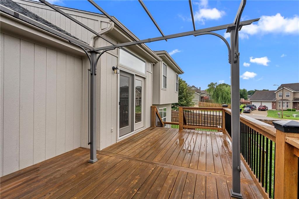 1801 Gunner Ave, Greenwood, MO 64034