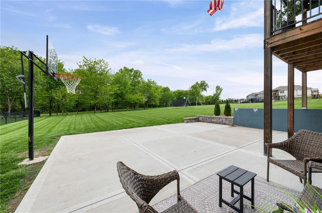 2104 Foxtail Dr, Kearney, MO 64060