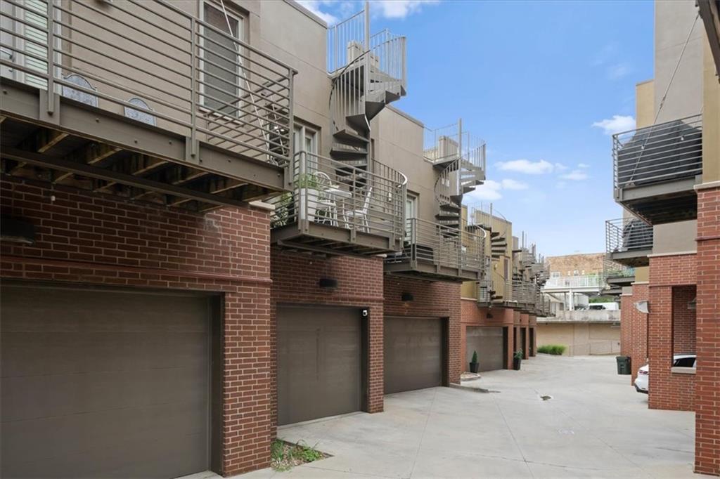 4524 Mill Creek Pw, Kansas City, MO 64111