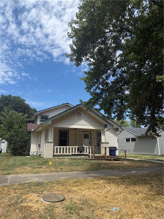 1012 W 4th St, Coffeyville, KS 67337