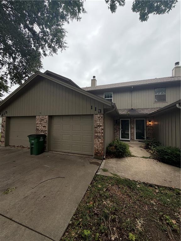 113 Greystone Dr NE, Lee's Summit, MO 64086