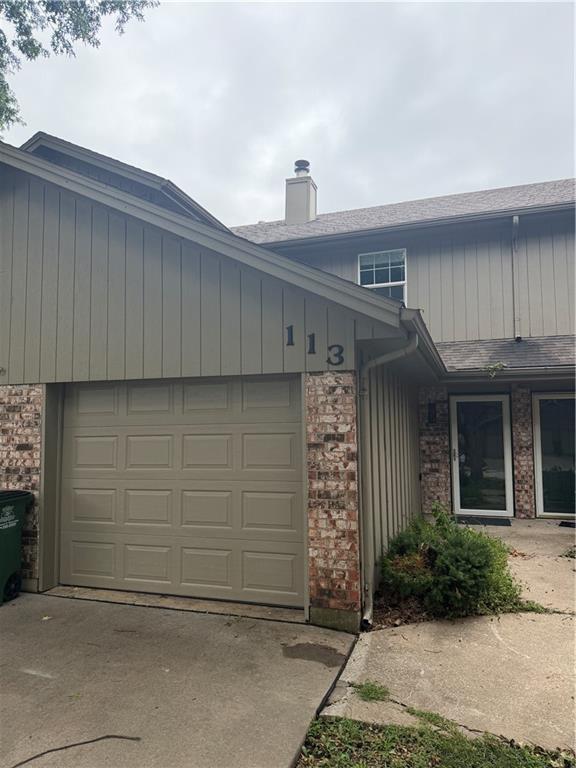 113 Greystone Dr NE, Lee's Summit, MO 64086