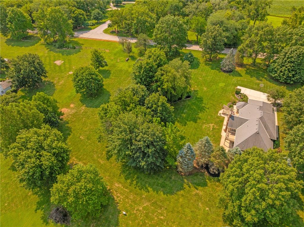 18275 Canterbury Rd, Stilwell, KS 66085