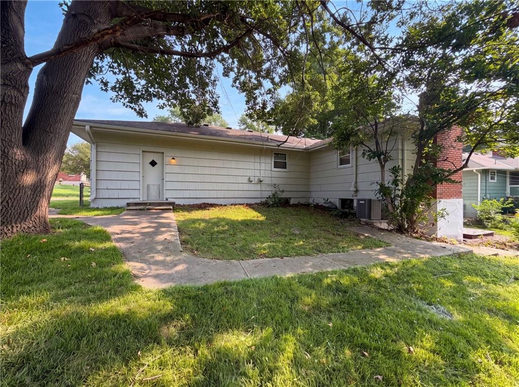 10405 E 80th St, Kansas City, MO 64138