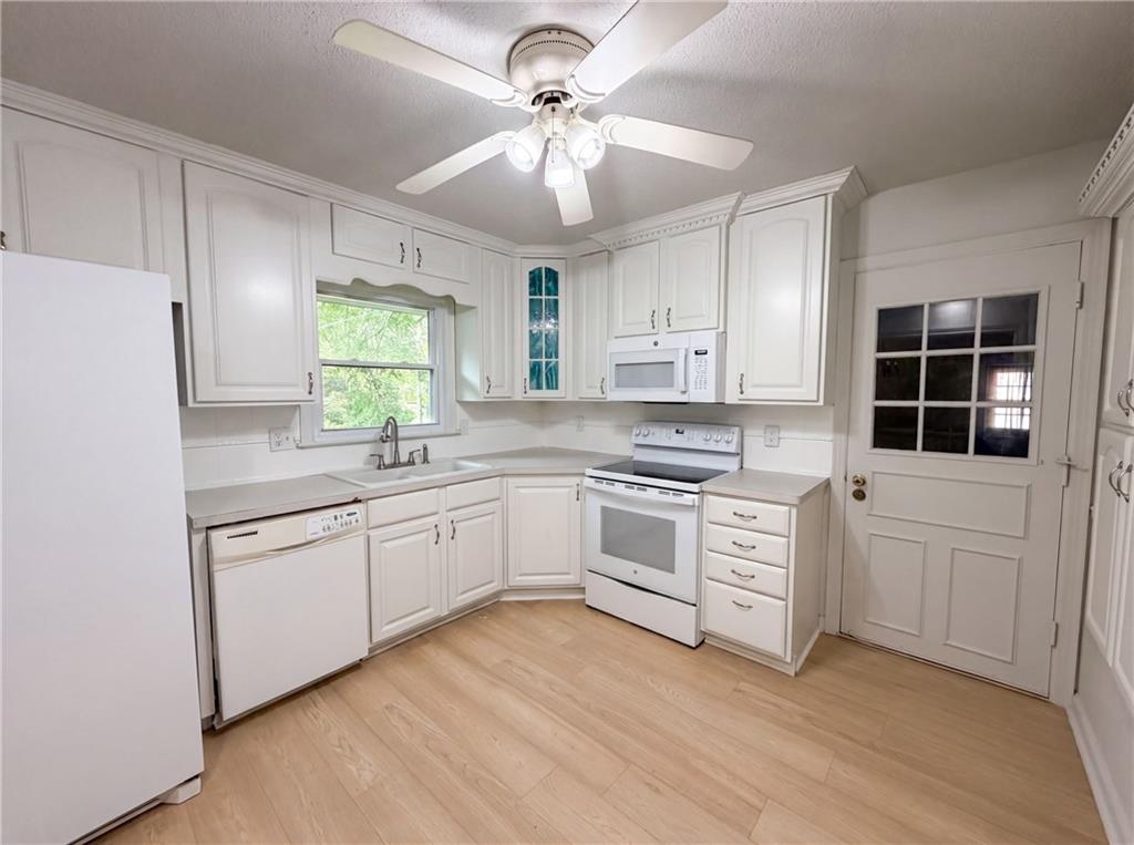 10405 E 80th St, Kansas City, MO 64138