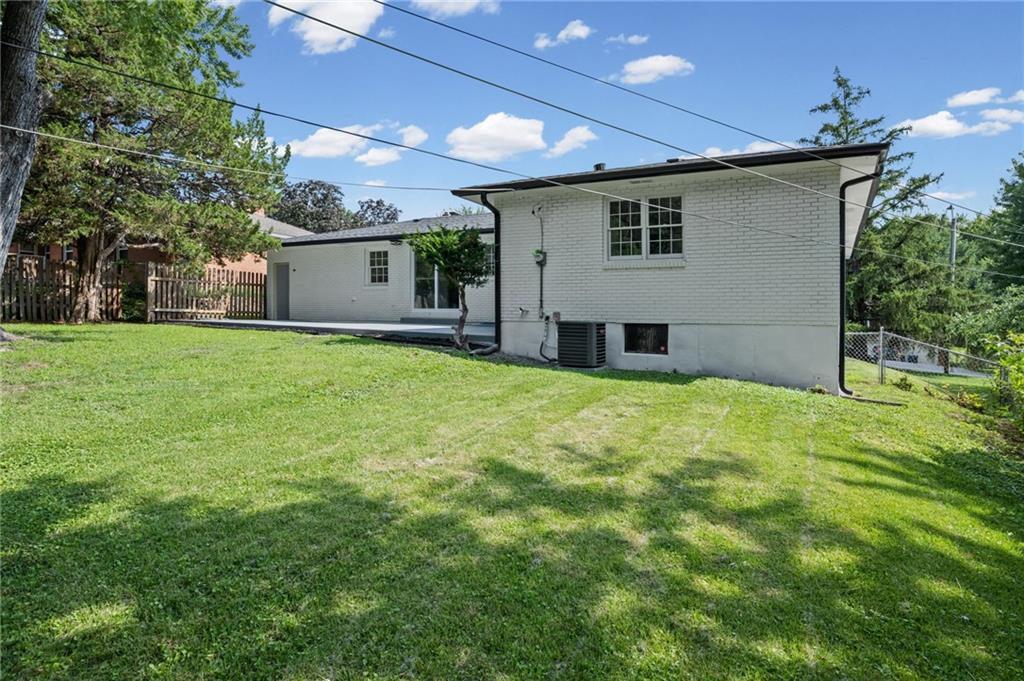 518 E 90th Ter, Kansas City, MO 64131