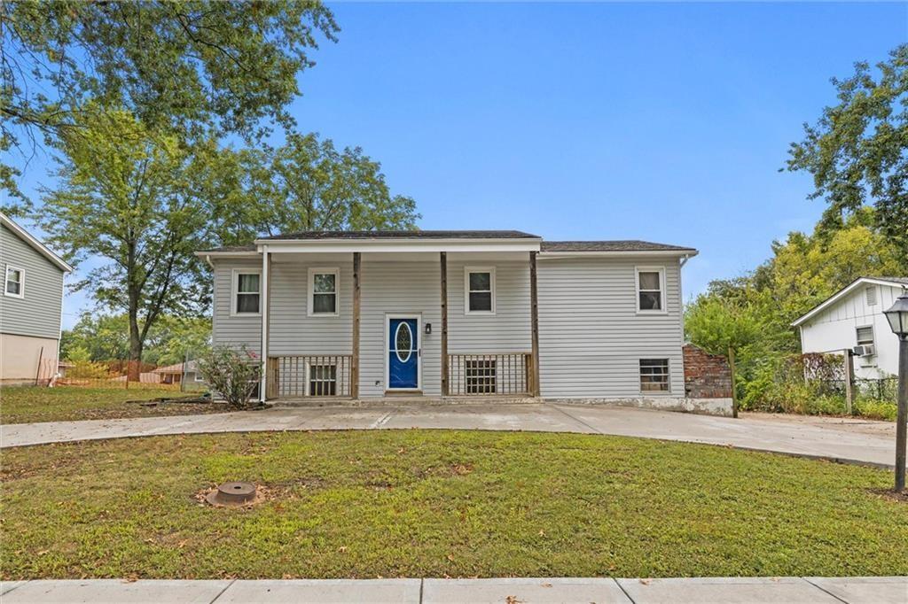 408 NE Richardson Pl, Lee's Summit, MO 64086