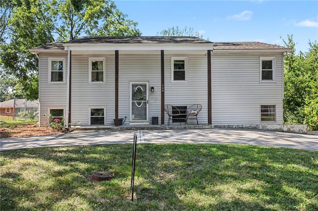 408 NE Richardson Pl, Lee's Summit, MO 64086
