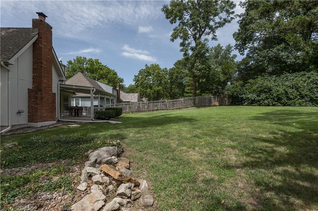 522 E 129th Ter, Kansas City, MO 64145
