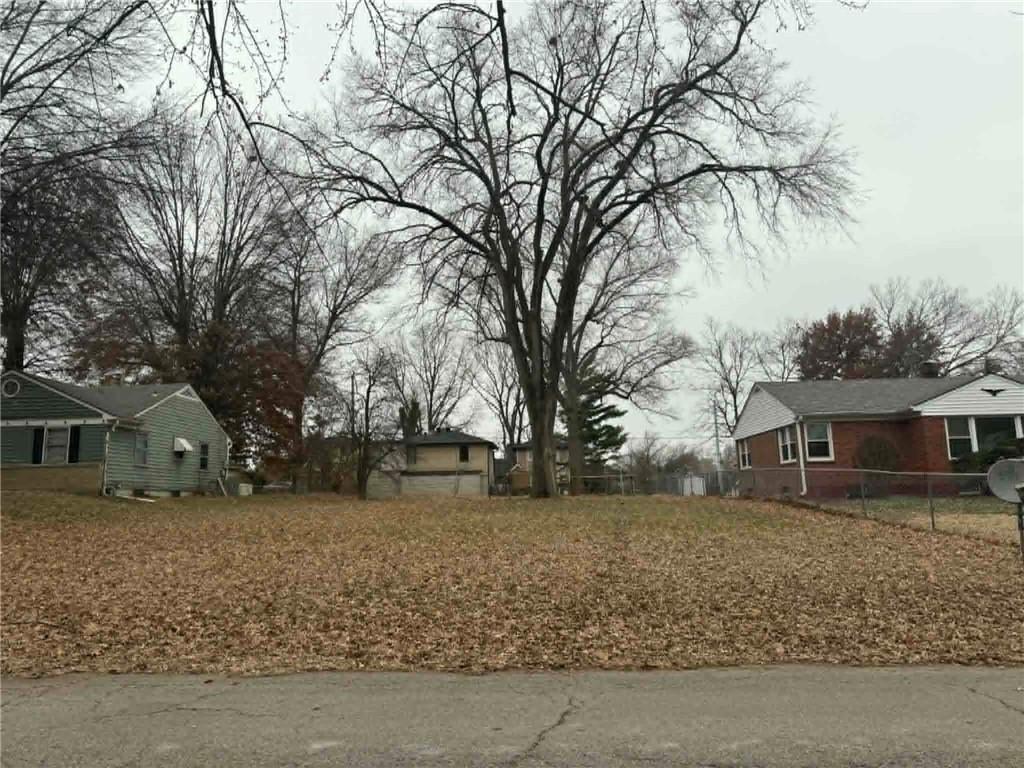 10003 E 36th St, Independence, MO 64052