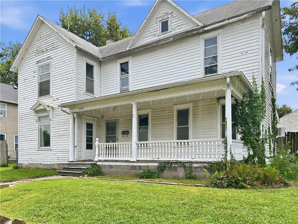 605 W Peoria St, Paola, KS 66071