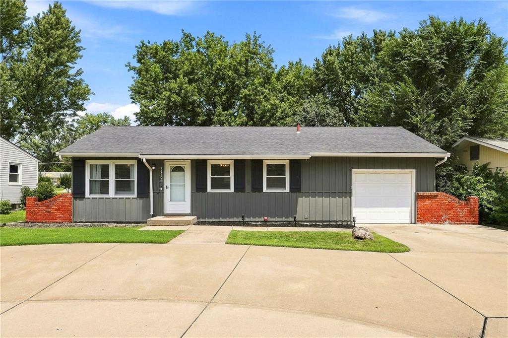 13700 E 39th St S, Independence, MO 64055