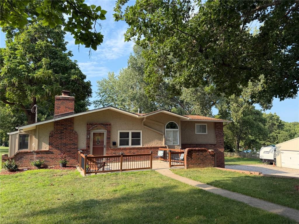 1800 E Mechanic Ave, Independence, MO 64050