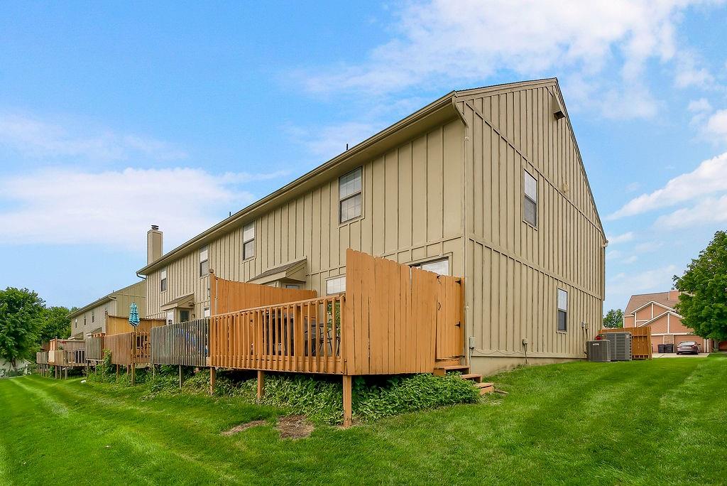 404 NE 6th St #D, Blue Springs, MO 64014