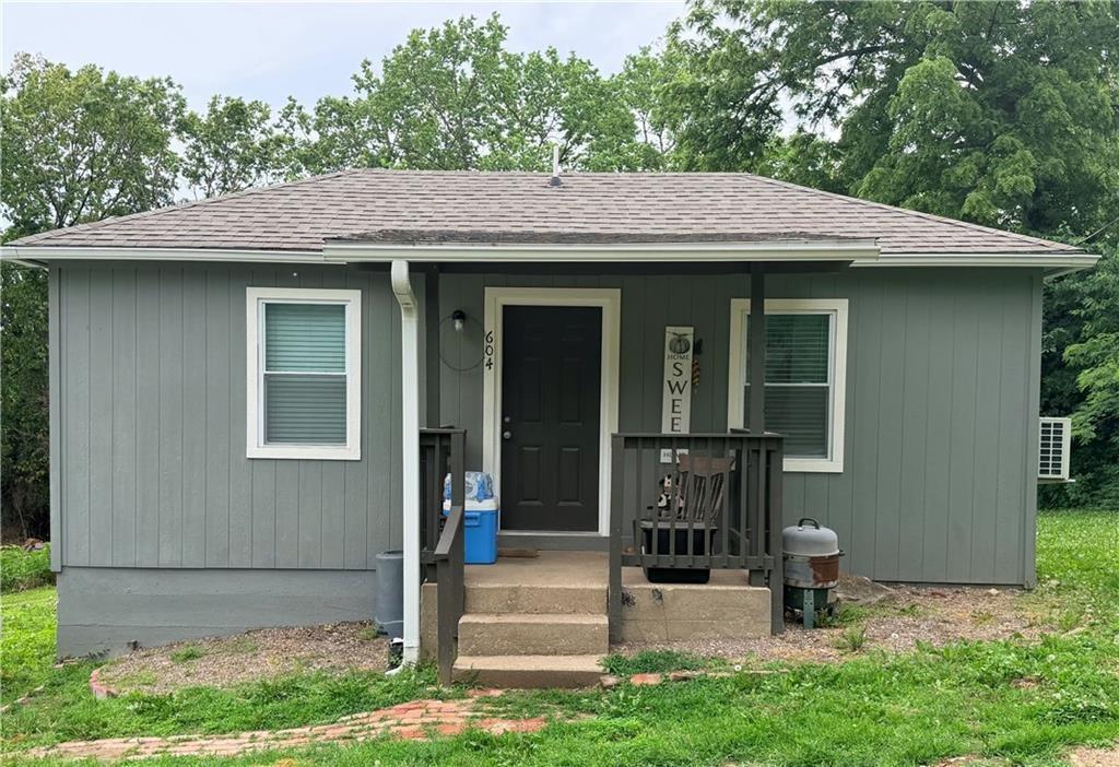 604 S Second St, Richmond, MO 64085