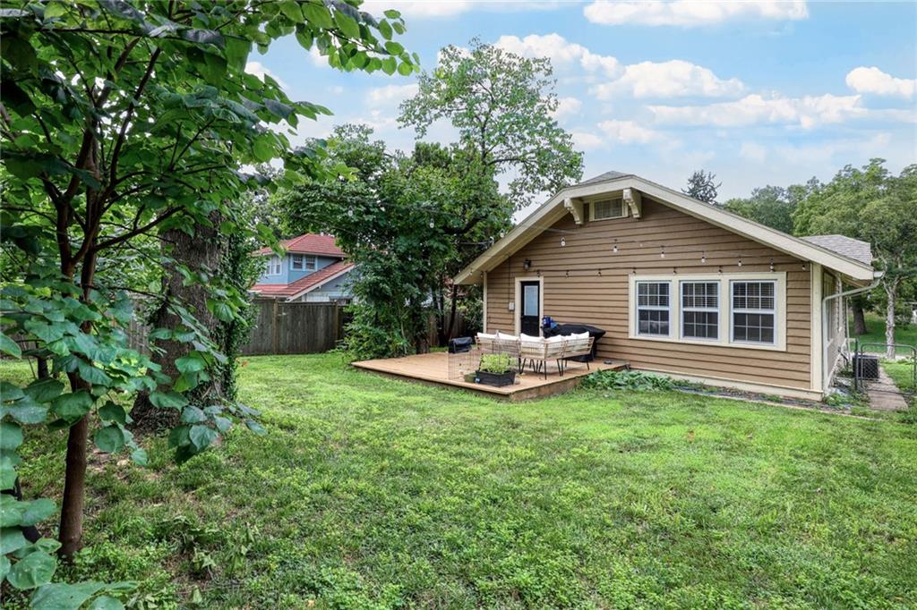 4937 Westwood Rd, Kansas City, MO 64112