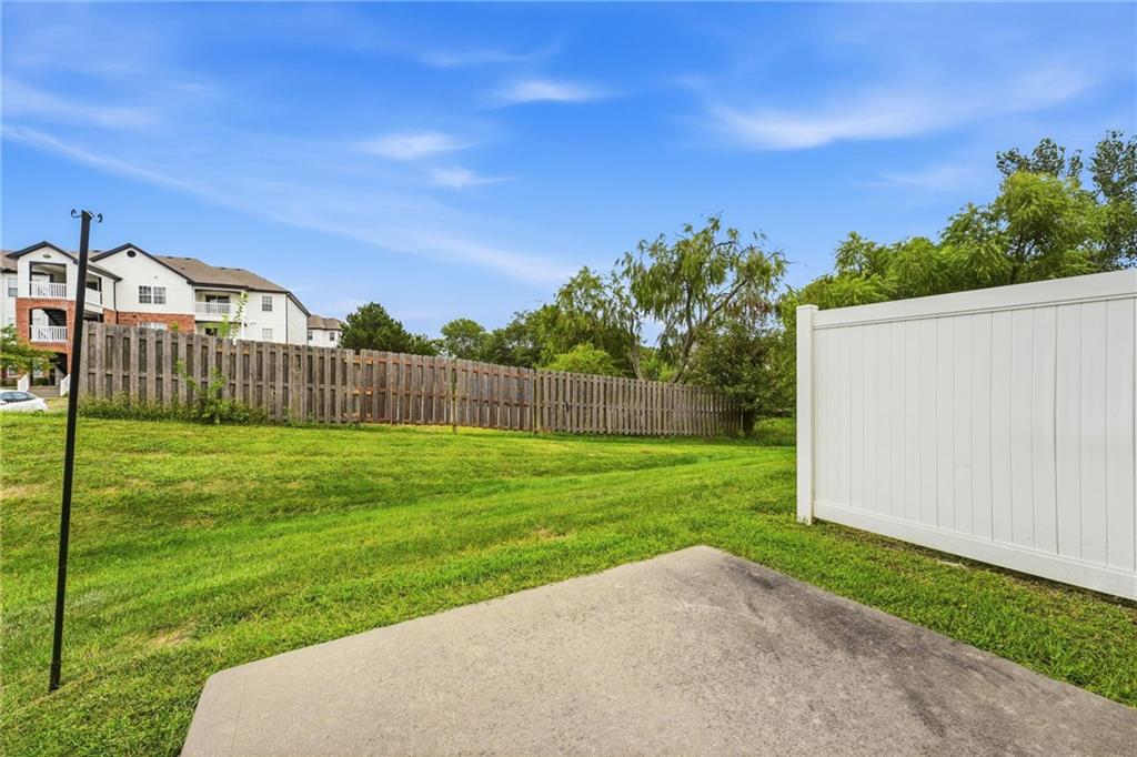 9335 N Main St, Kansas City, MO 64155