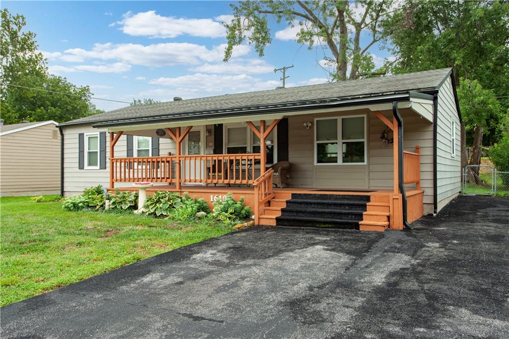 16109 E 17th St S, Independence, MO 64050