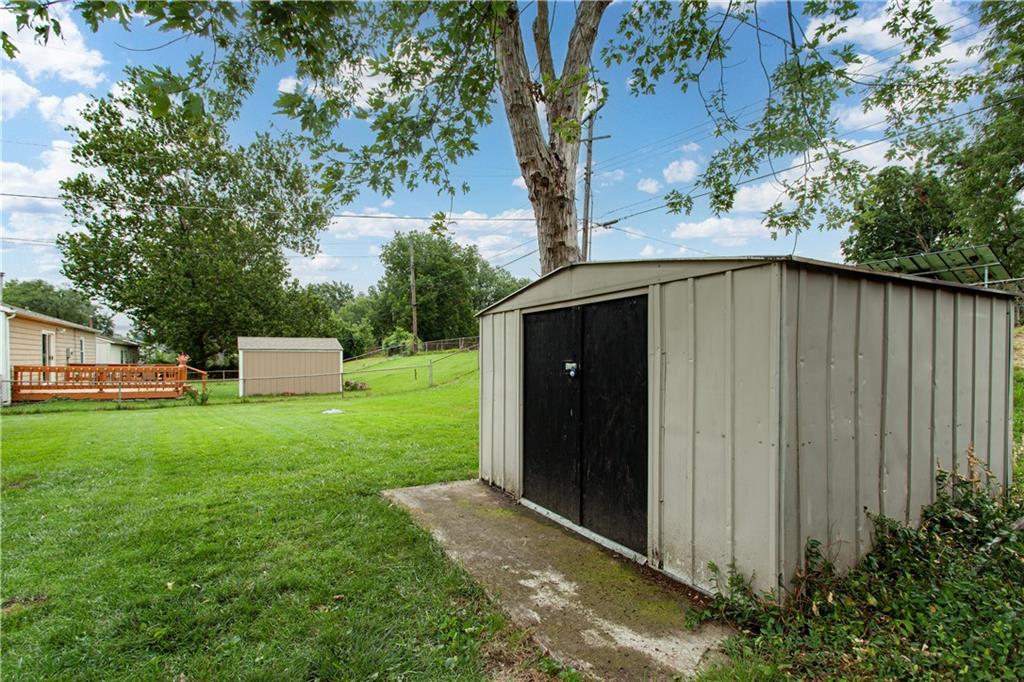 16109 E 17th St S, Independence, MO 64050