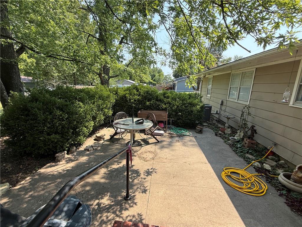 2400 Linda Jean Dr, Independence, KS 67301