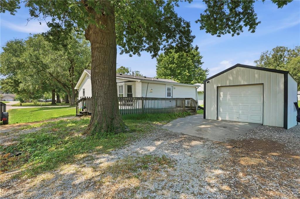 205 N Mulberry St, Adrian, MO 64720