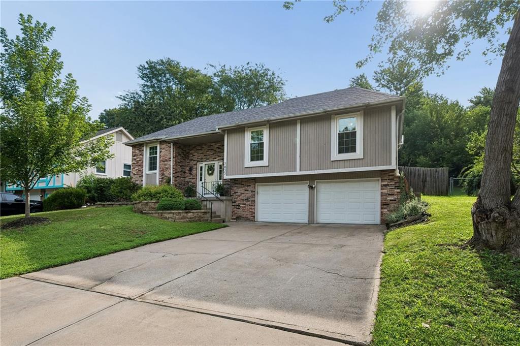 7833 N Michigan Ave, Kansas City, MO 64118