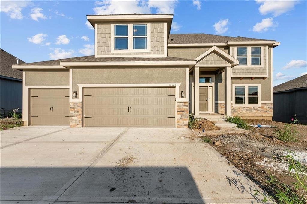 11034 N Corrington Ave, Kansas City, MO 64156