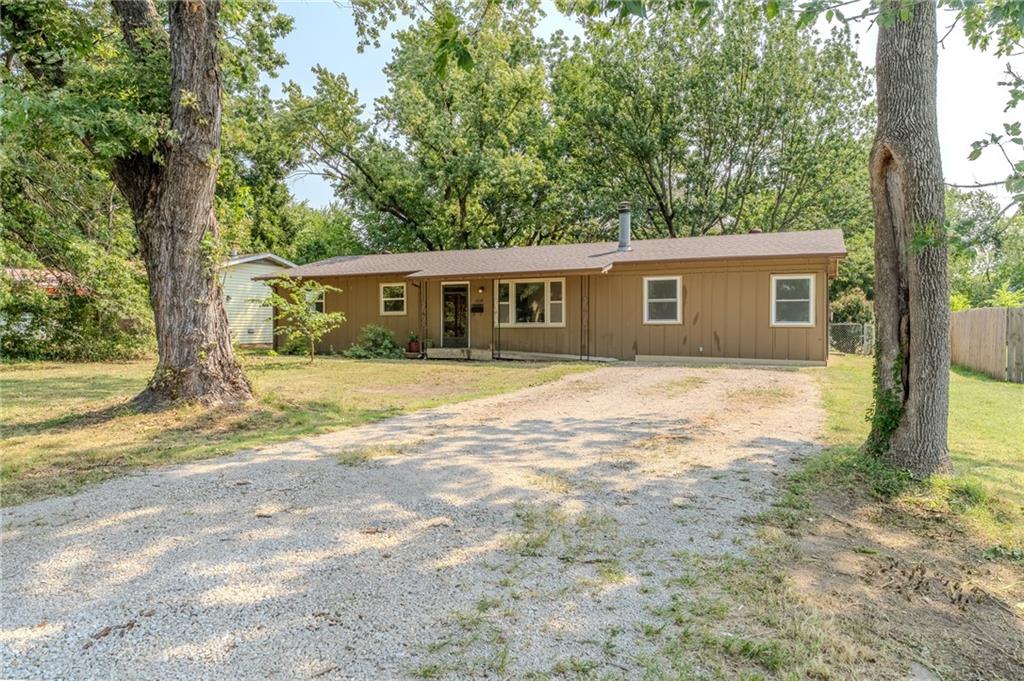 1608 S Malcolm Ave, Chanute, KS 66720