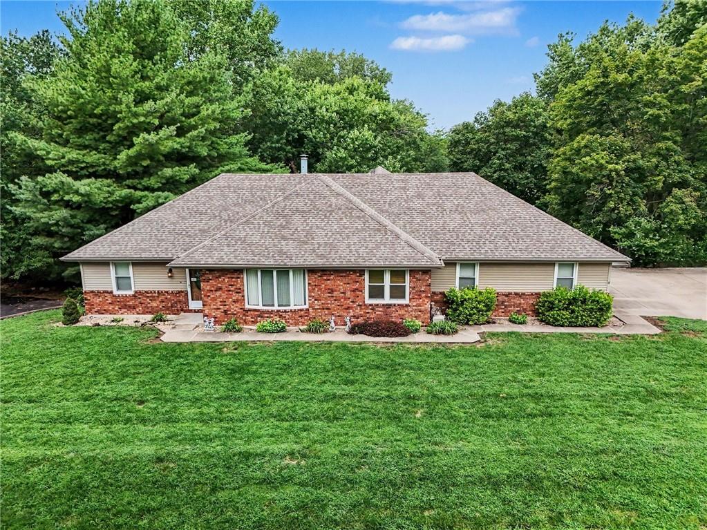 5408 Osage Dr, St Joseph, MO 64503