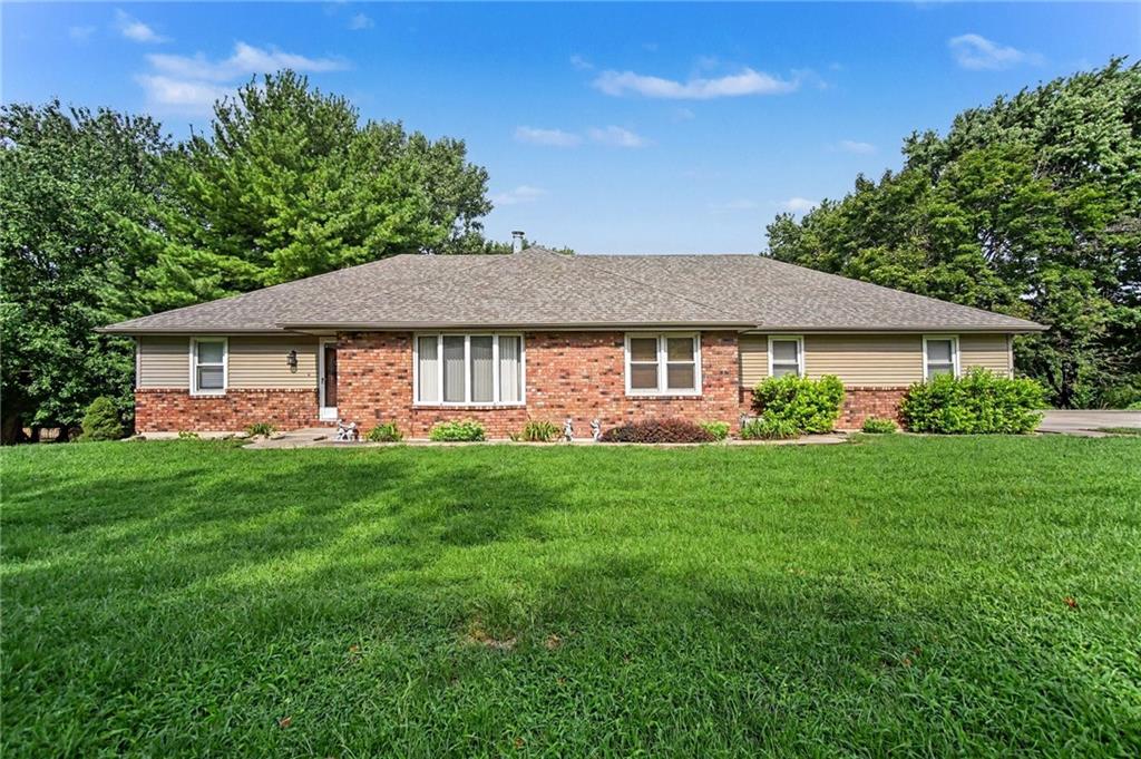 5408 Osage Dr, St Joseph, MO 64503