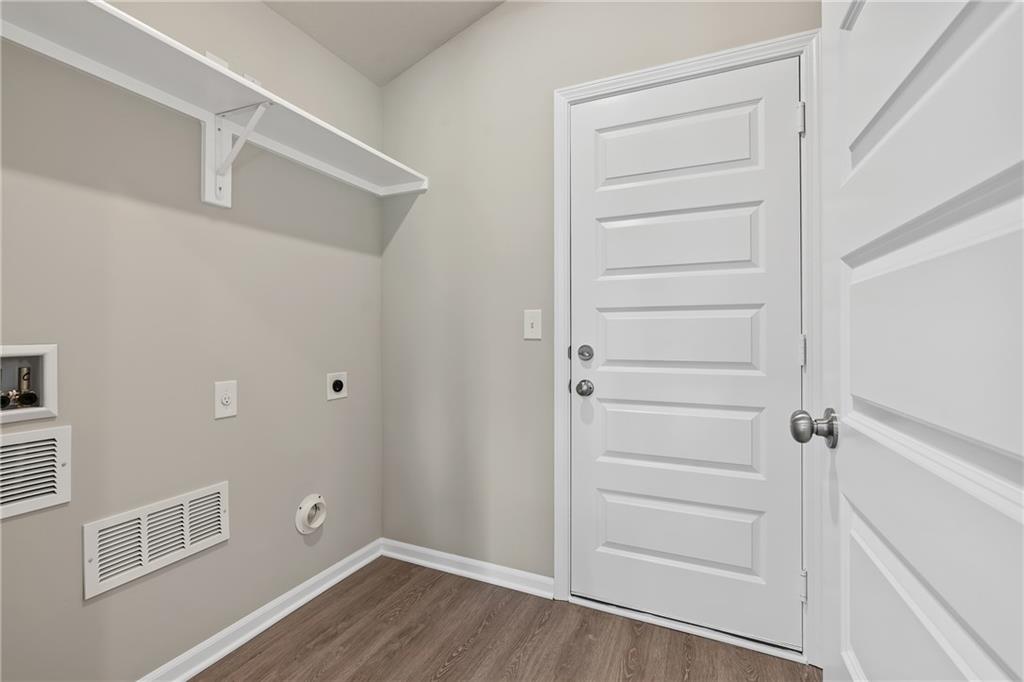 20246 W 195th St, Spring Hill, KS 66083