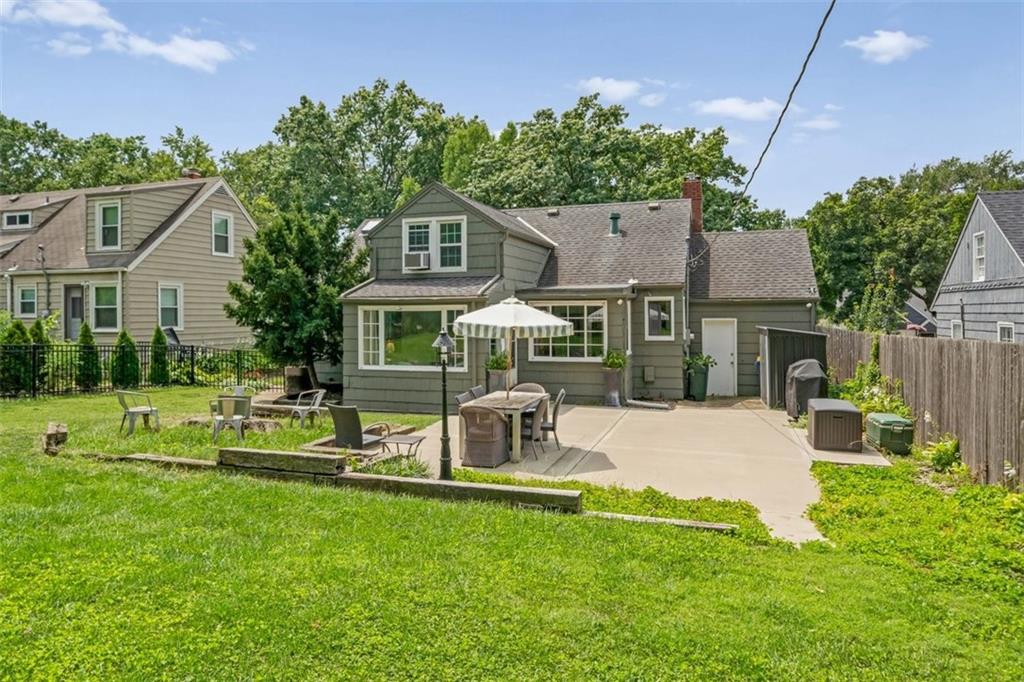 5337 Clark Dr, Roeland Park, KS 66205