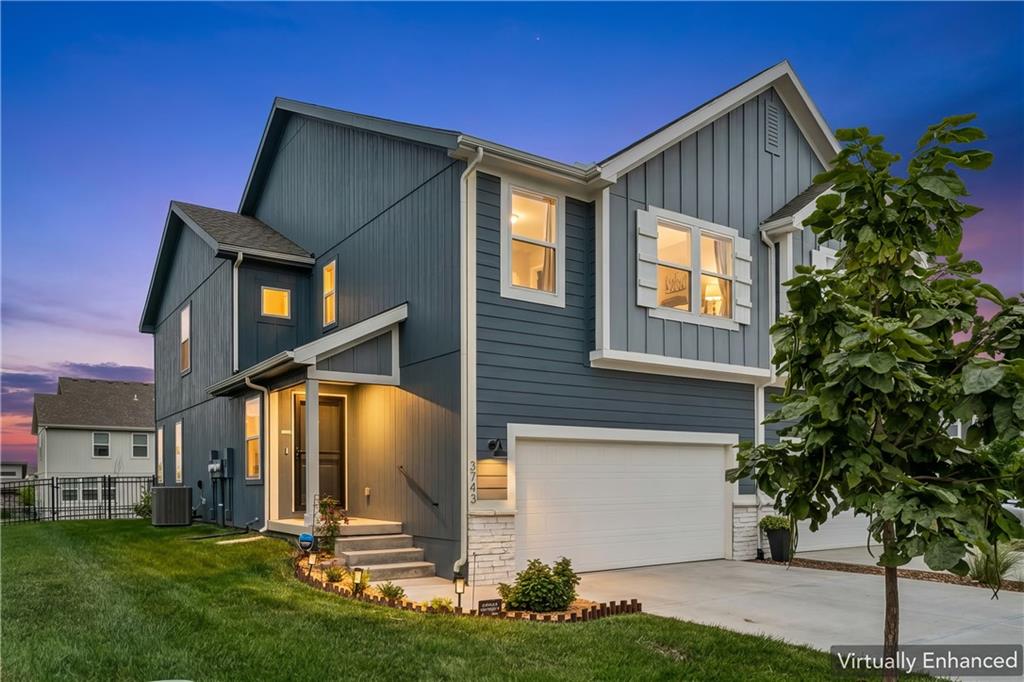 3743 SW Clayton Pl, Lee's Summit, MO 64082