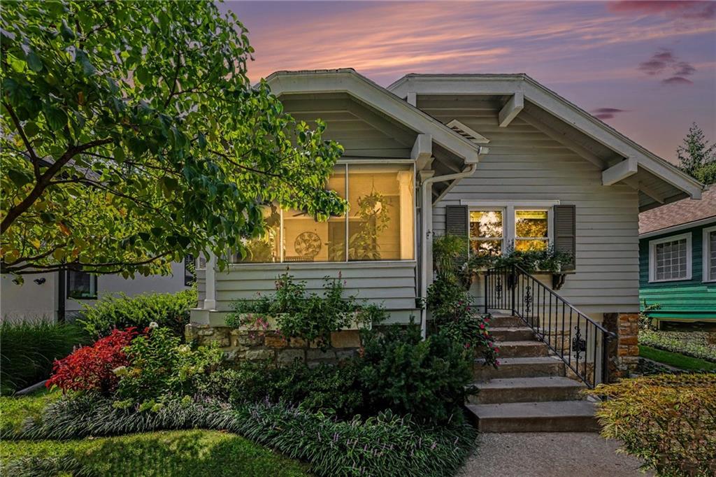 4806 Westwood Rd, Kansas City, MO 64112