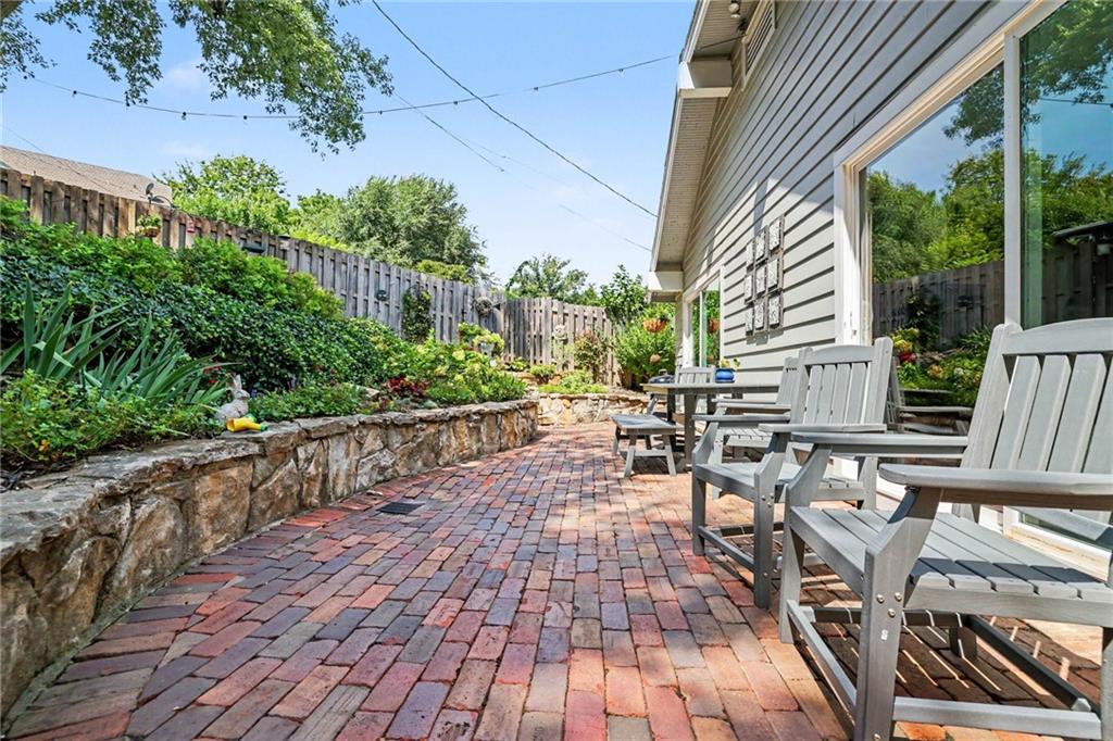 4806 Westwood Rd, Kansas City, MO 64112