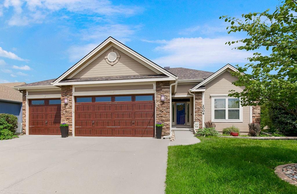 2004 NE 197th Ct, Smithville, MO 64089