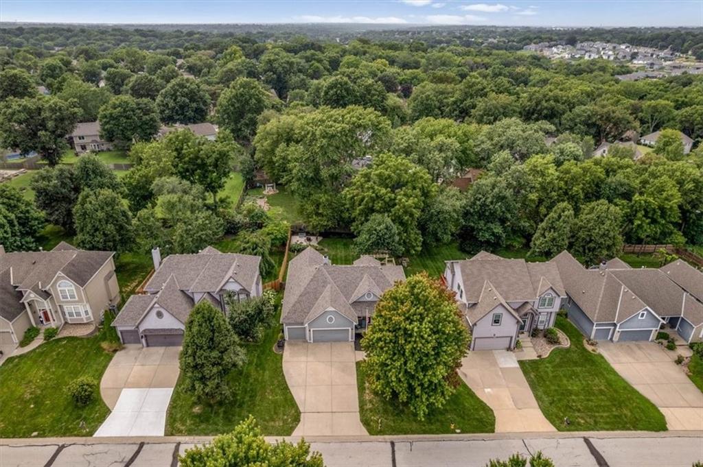 7326 Charles St, Shawnee, KS 66216