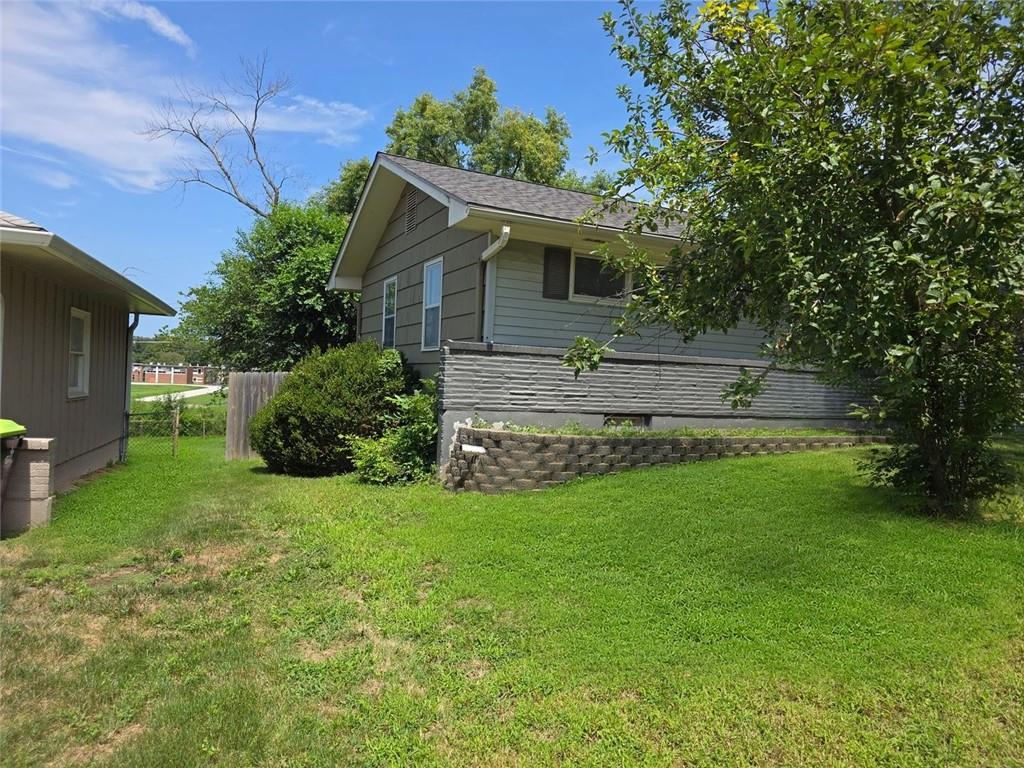 8504 E 85th St, Raytown, MO 64138