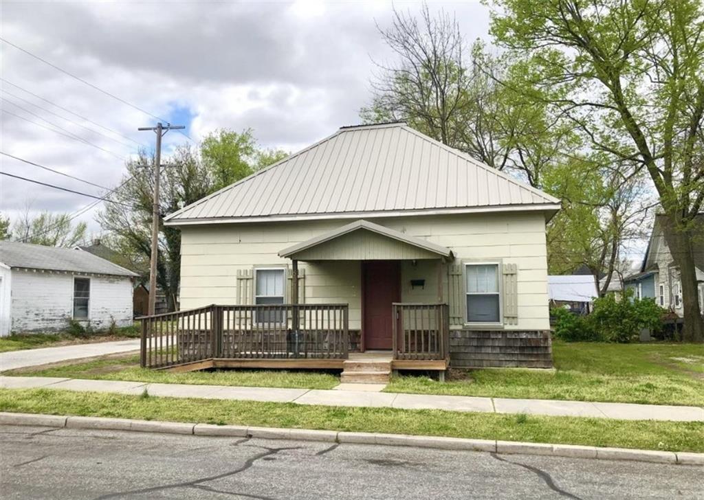 609 E 15th St, Joplin, MO 64804