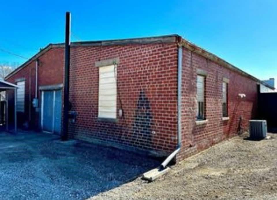111 E Butler St, Yates Center, KS 66783