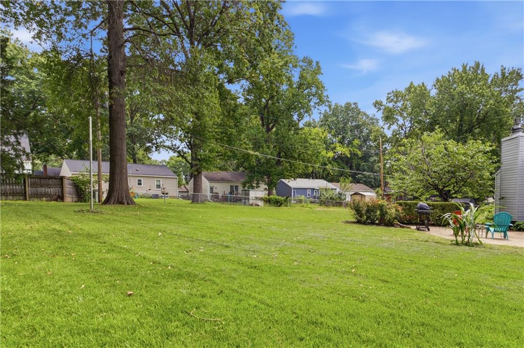 5515 Roeland Dr, Roeland Park, KS 66205