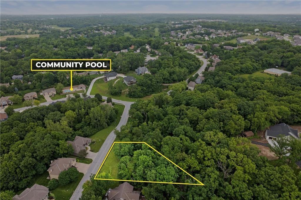 L 106 River Hills Dr, Parkville, MO 64152